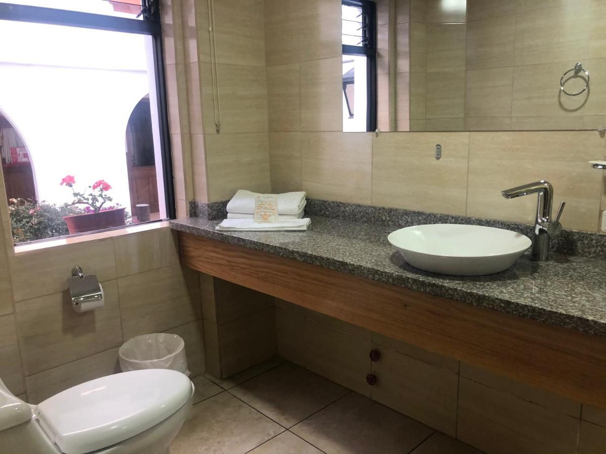 Hotel Ambassador Quito Eksteriør billede